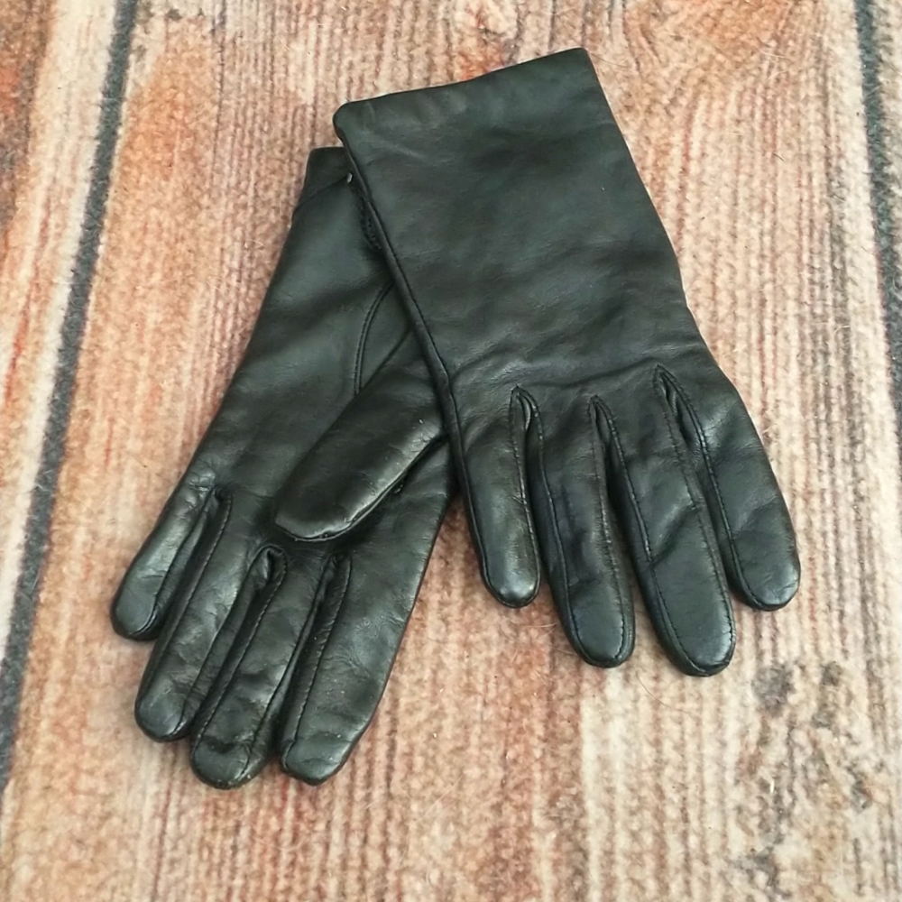 Isotoner genuine leather Compression gloves women